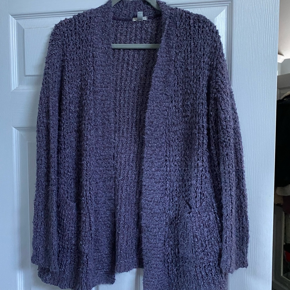 Purple Cardigan ecoté (Urban Outfitters)